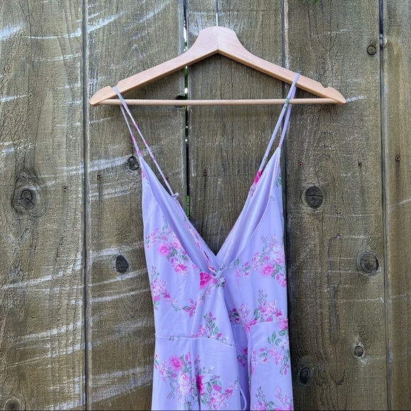 Lavender Floral Lace-Up Back High-Low Maxi Dress 🌿 - Picture 5 of 12